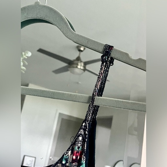 Flowy Floral Maxi Dress - Picture 3 of 5